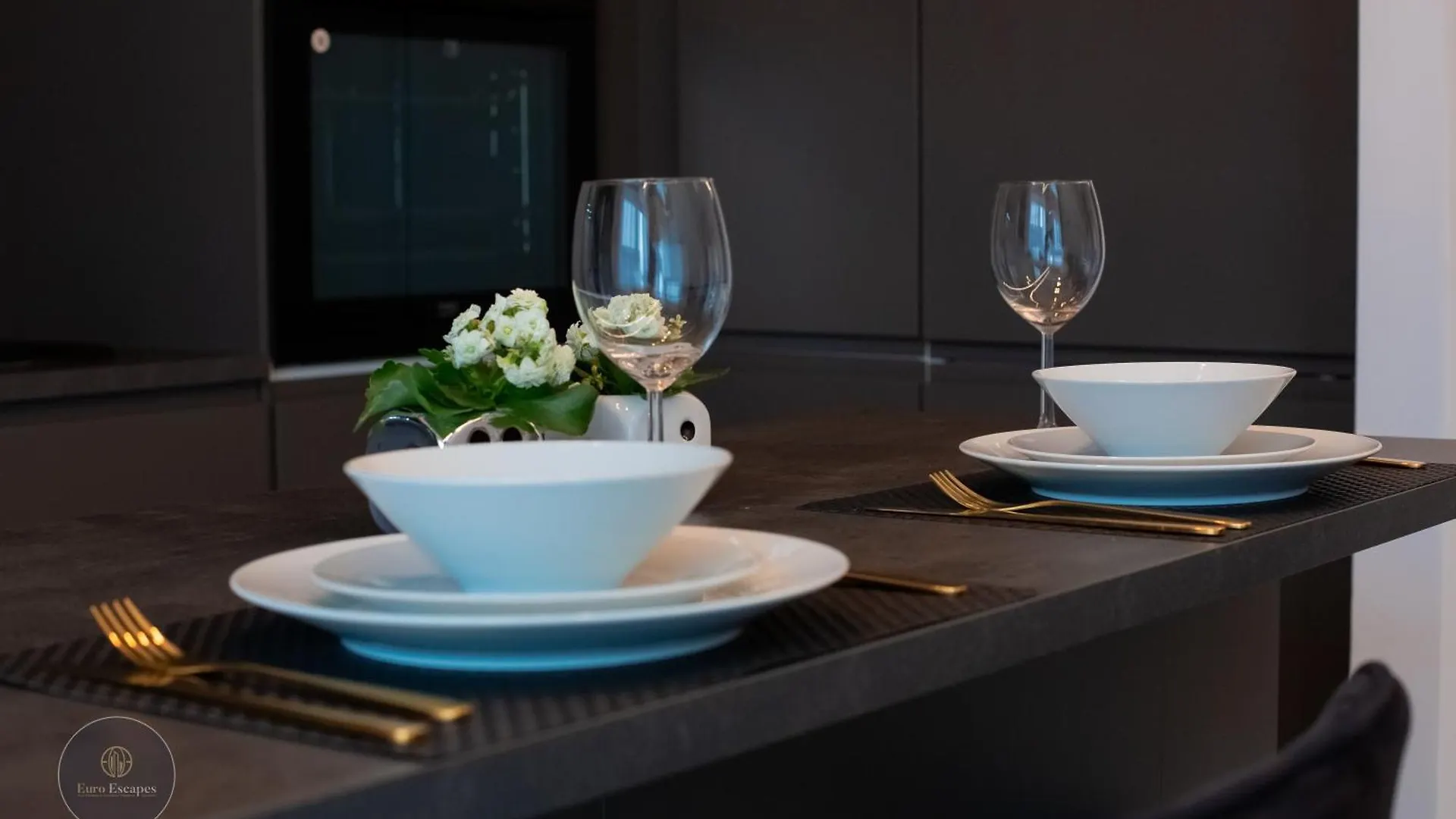 부쿠레슈티 Executive Duplex With Balcony, Skyline Views & Free Parking 아파트
