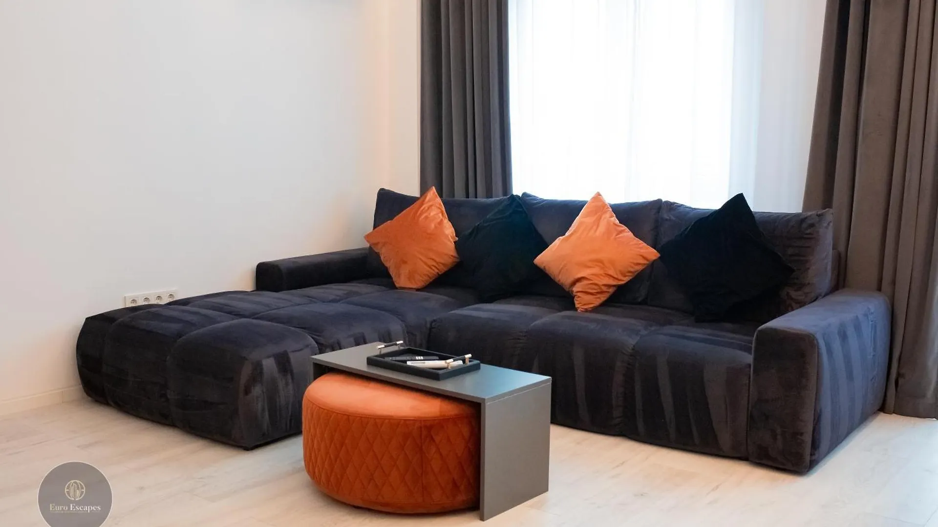 ブカレストExecutive Duplex With Balcony, Skyline Views & Free Parkingアパートメント 0*, ブカレスト