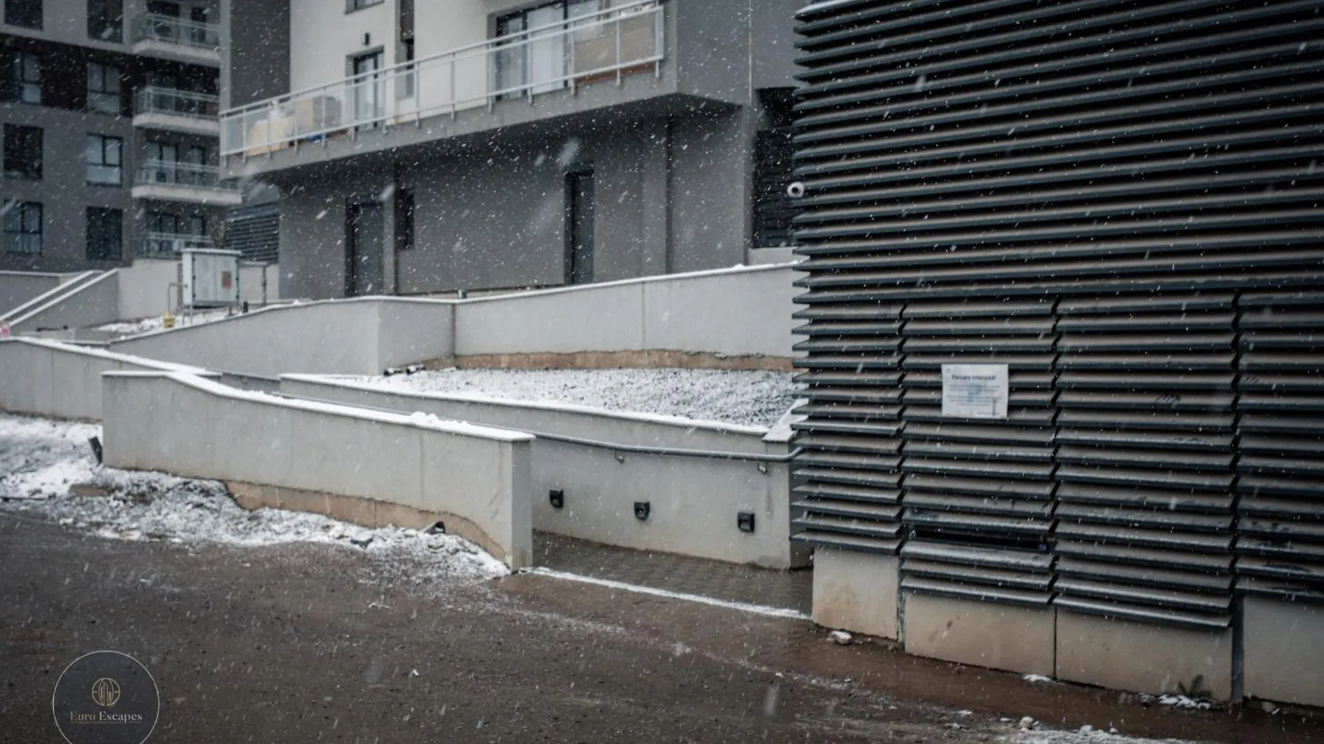 ブカレストExecutive Duplex With Balcony, Skyline Views & Free Parkingアパートメント ブカレスト