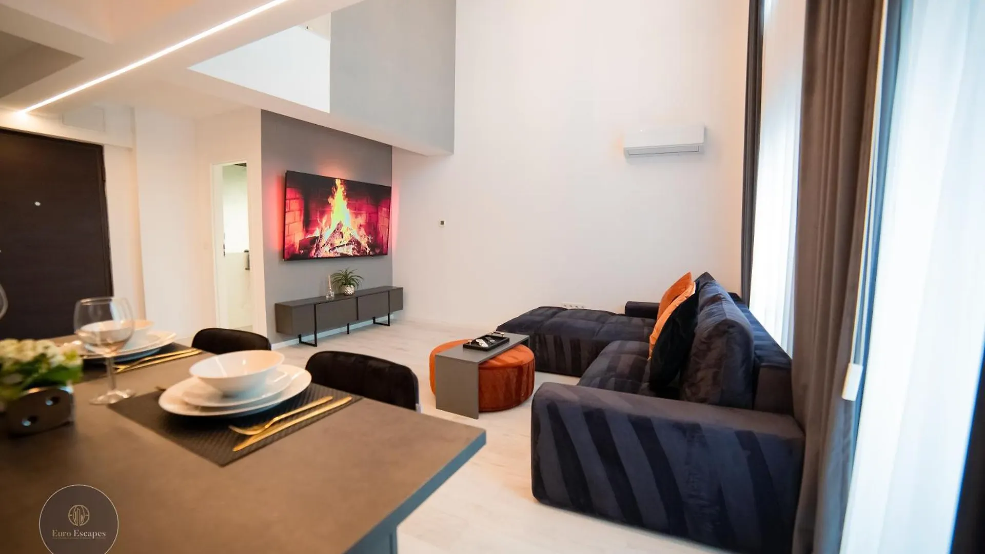 Executive Duplex With Balcony, Skyline Views & Free Parking Lejlighed Bukarest Rumænien